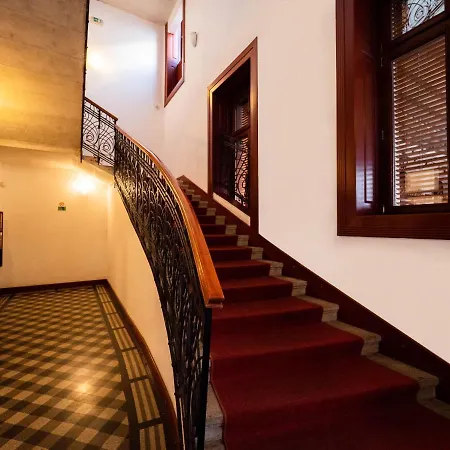 Cozy With Garage At Gozsdu Passage Lejlighed Budapest
