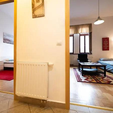 Cozy With Garage At Gozsdu Passage Lejlighed Budapest